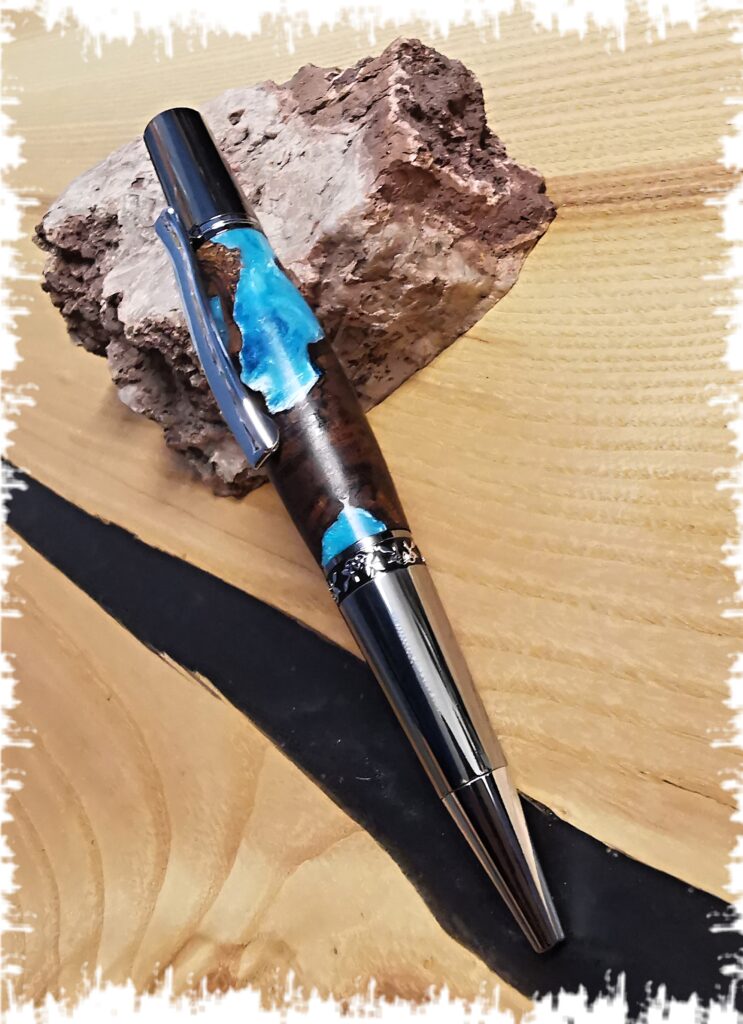 Ručně vyrobené dřevěné pero
